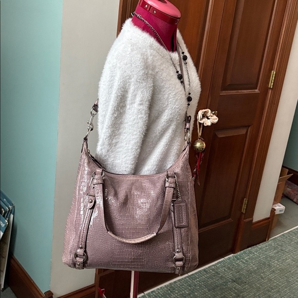 Coach  Alexandra  lavender croc embossed patent leather  shoulder bag  Rare find - Picture 6 of 17